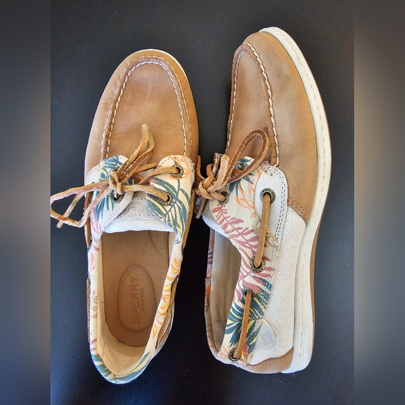 Sperry Women’s boat shoes, size 8 - Picture 2 of 7